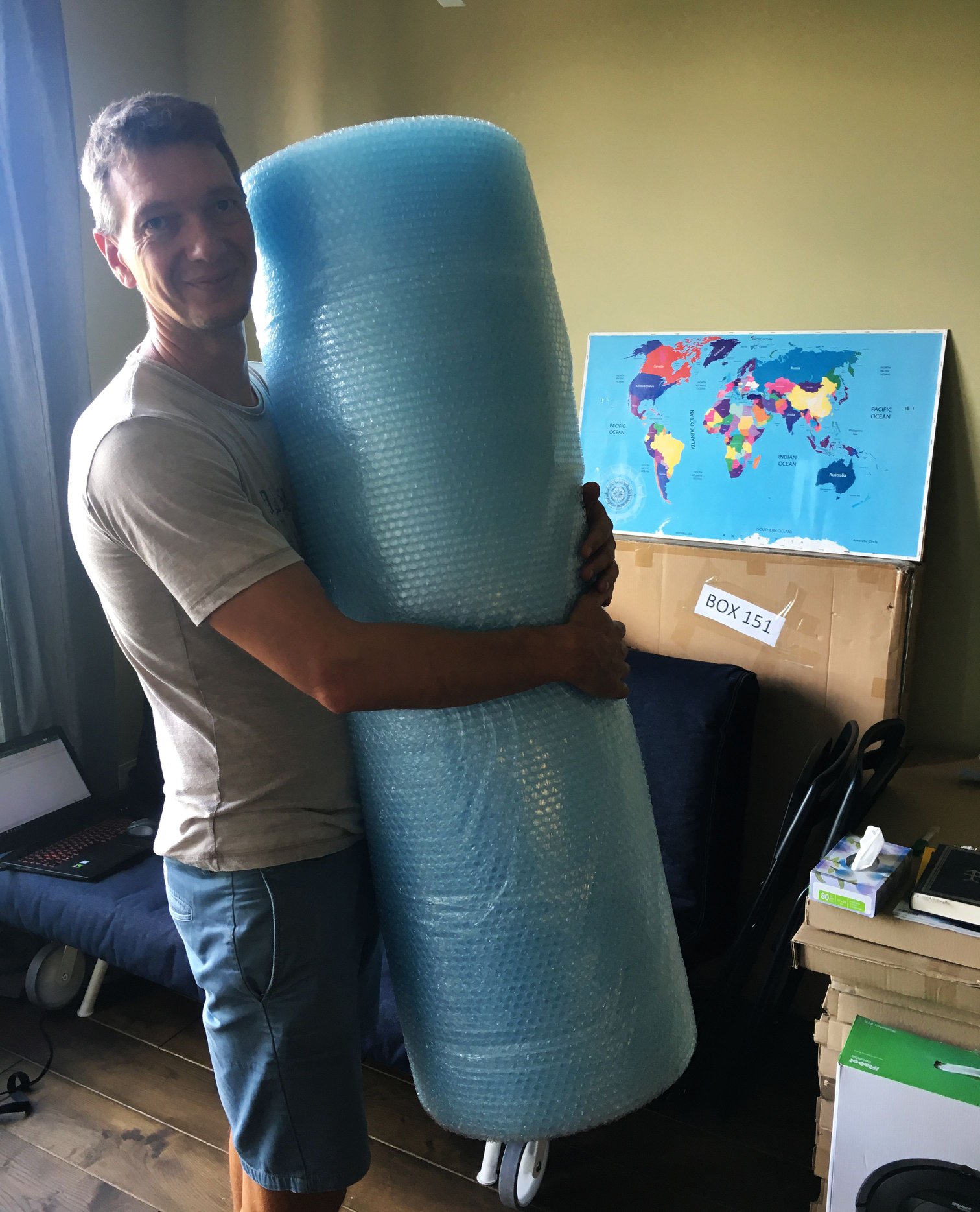 Pakuotojas kraustomes Australija Bezdziones nuotykiai.jpg